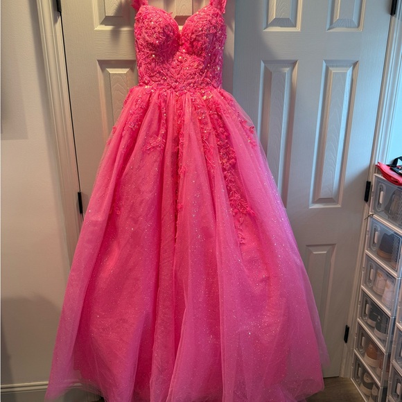 Elegant Pink Prom Dress - Picture 4 of 10